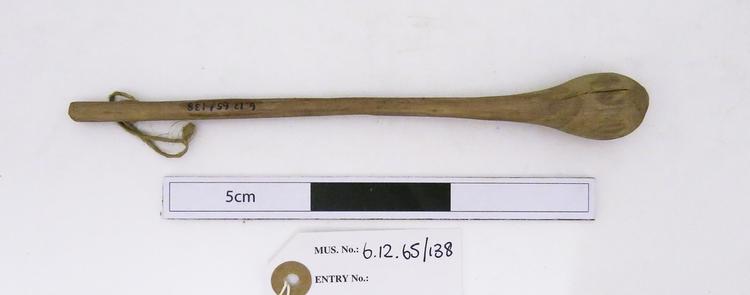 Frontal view of whole of Horniman Museum object no 6.12.65/138
