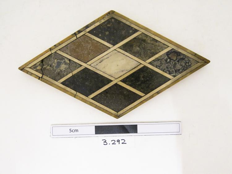 Frontal view of whole of Horniman Museum object no 3.292