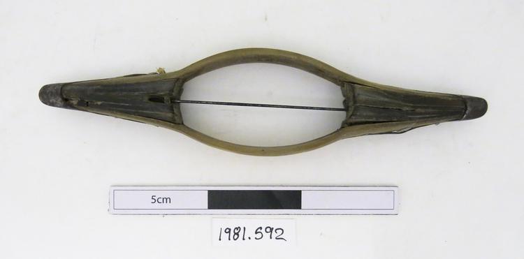 Frontal view of whole of Horniman Museum object no 1981.592