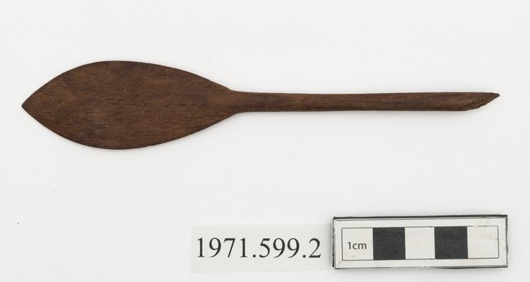 Image of canoe paddle; dugout with single outriggers (dugout canoe model)