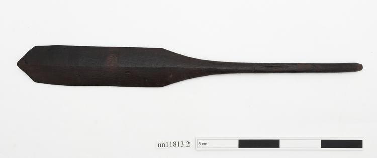 Image of paddle (water transport: accessories); canoe model