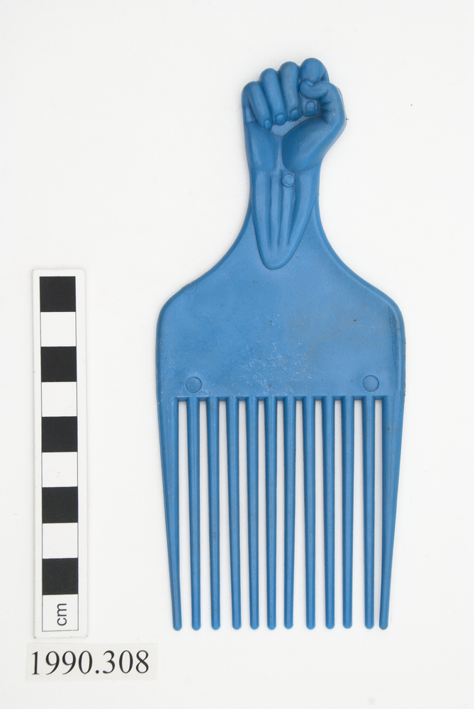image of comb (toilet articles)