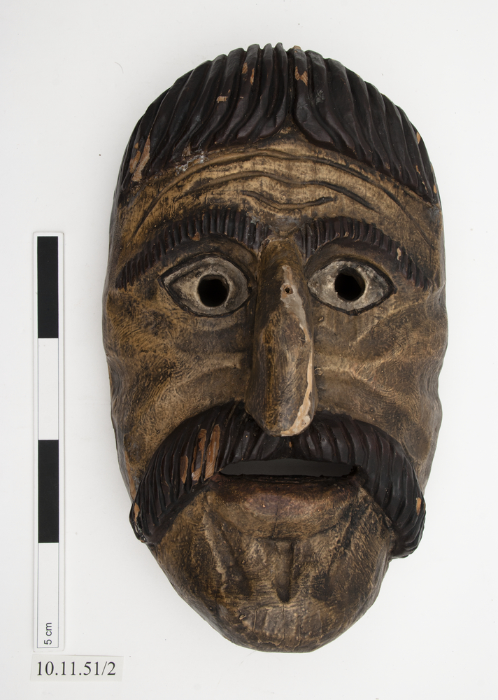 Frontal view of whole of Horniman Museum object no 10.11.51/2