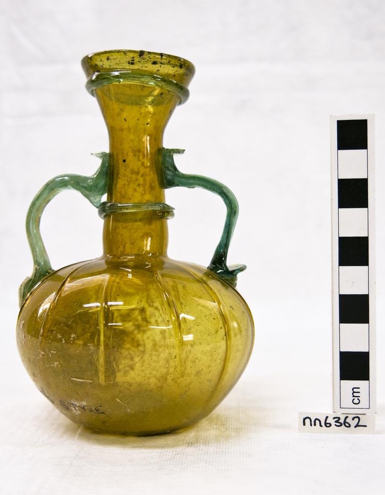 Image of jug (containers)