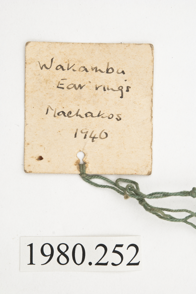 General view of label of Horniman Museum object no 1980.252