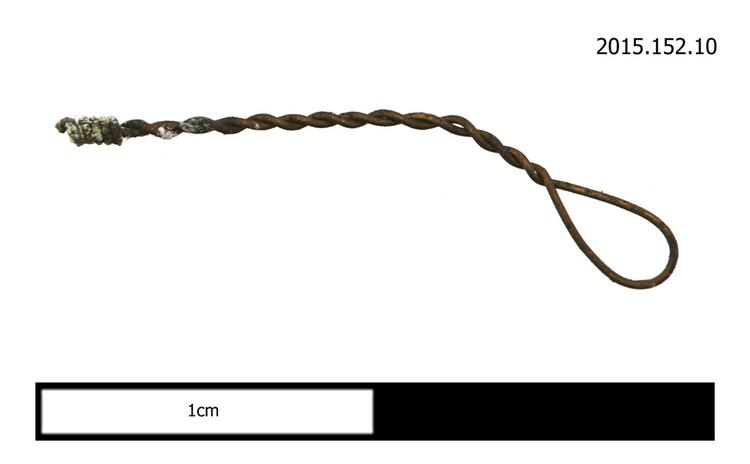 General view of broken string hitchpin loop of Horniman Museum object no 2015.152.10