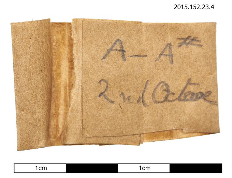 General view of spare strings identification label of Horniman Museum object no 2015.152.23.4