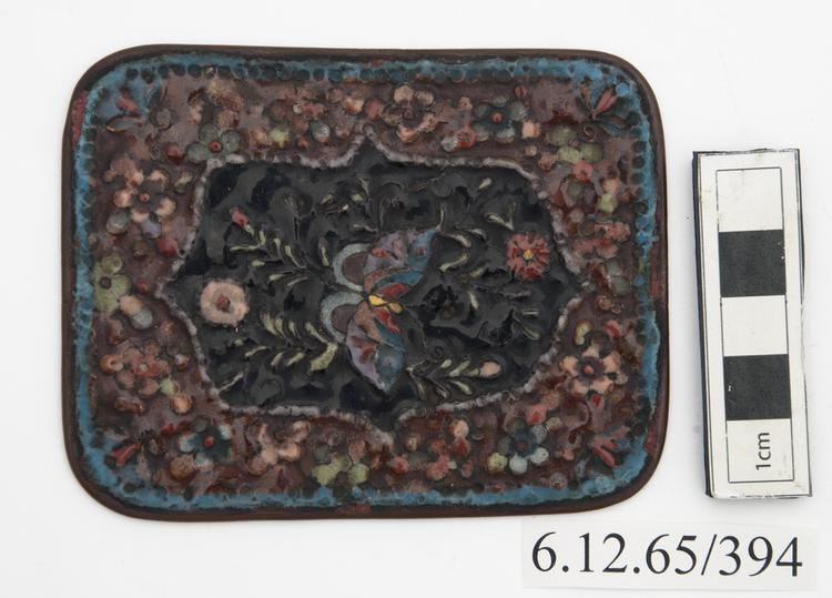 Frontal view of whole of Horniman Museum object no 6.12.65/394