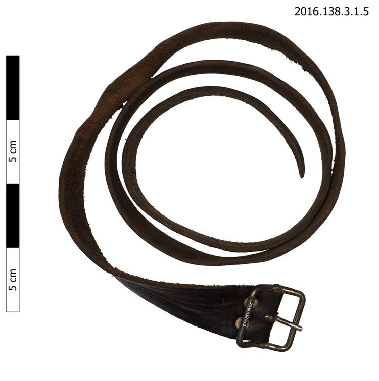 belt (clothing: outerwear)