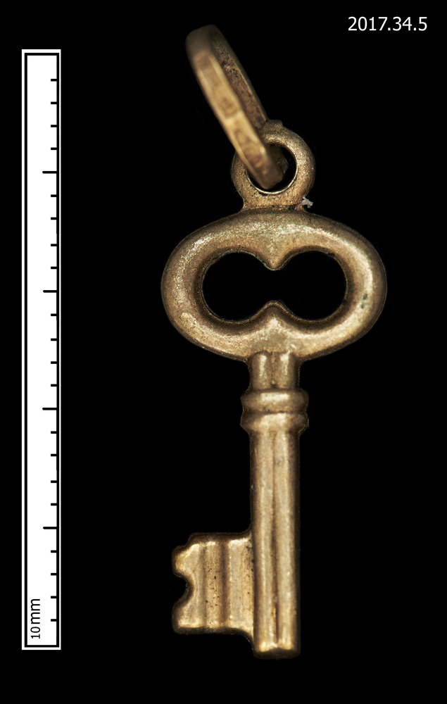 divination object; key (locks & enclosures)