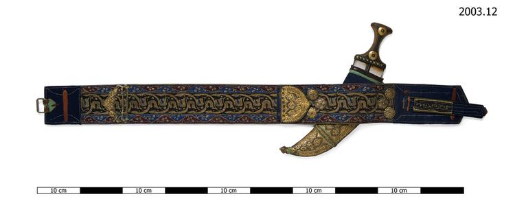 Image of belt (weapons: accessories); dagger (weapons: edged)