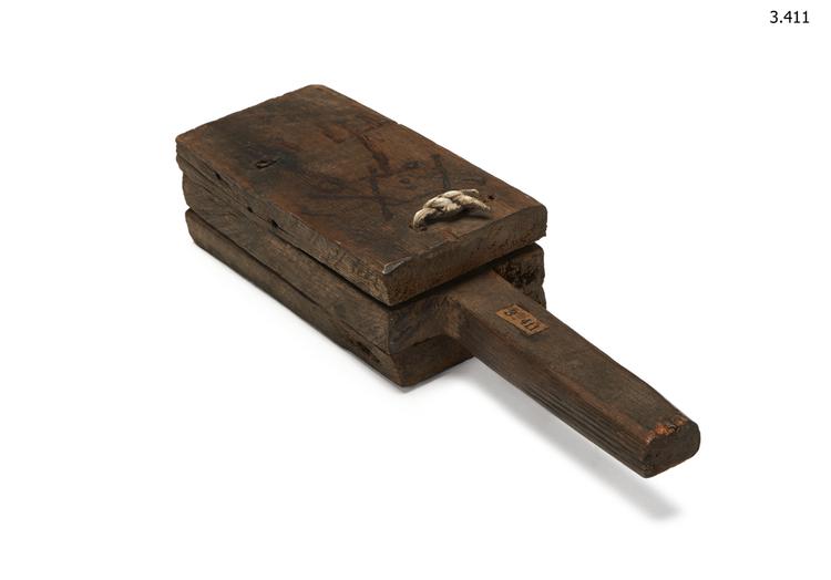 image of clappers; bird clapper
