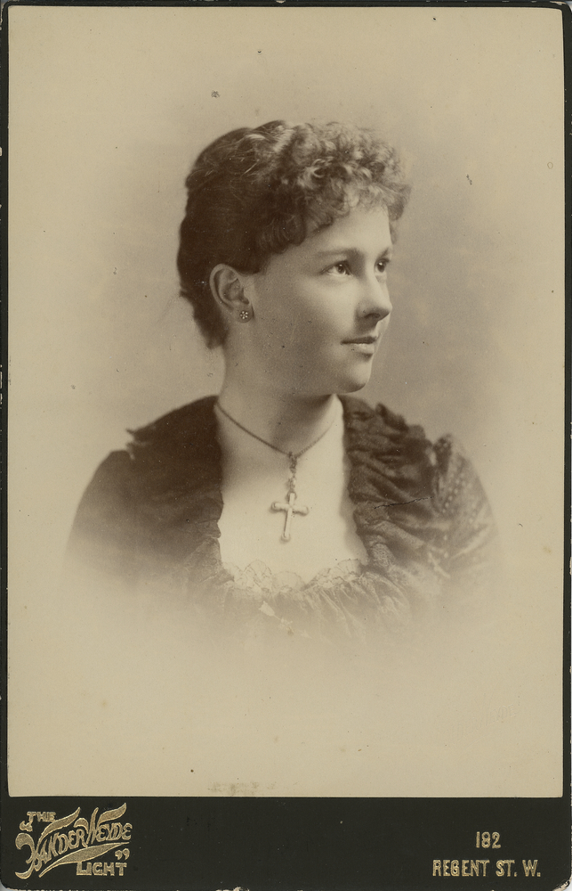 Image of Cabinet card featuring photograph of Laura Horniman