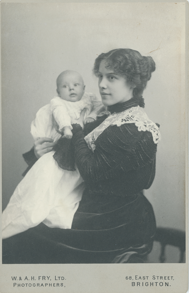 Image of Cabinet card featuring a photograph of Minnie Horniman holding her daughter Minnifred Horniman