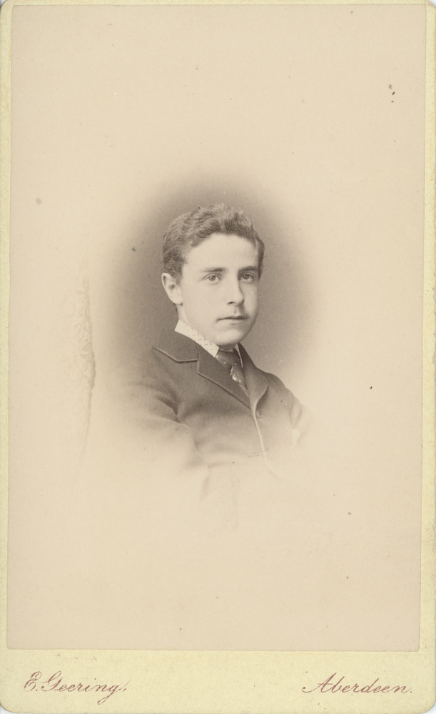 Image of Carte de visite featuring a photograph of an unknown man