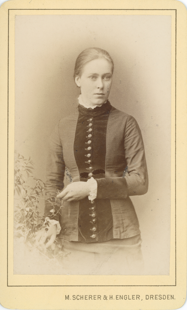 Image of Carte de visite featuring a photograph of an unknown woman