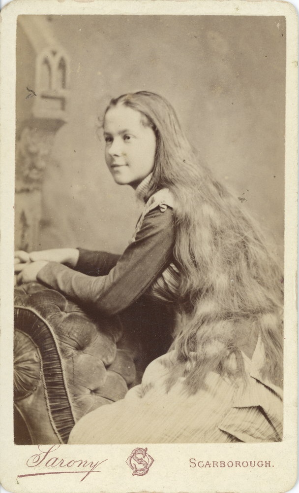 Image of Carte de visite featuring a photograph of Laura Horniman