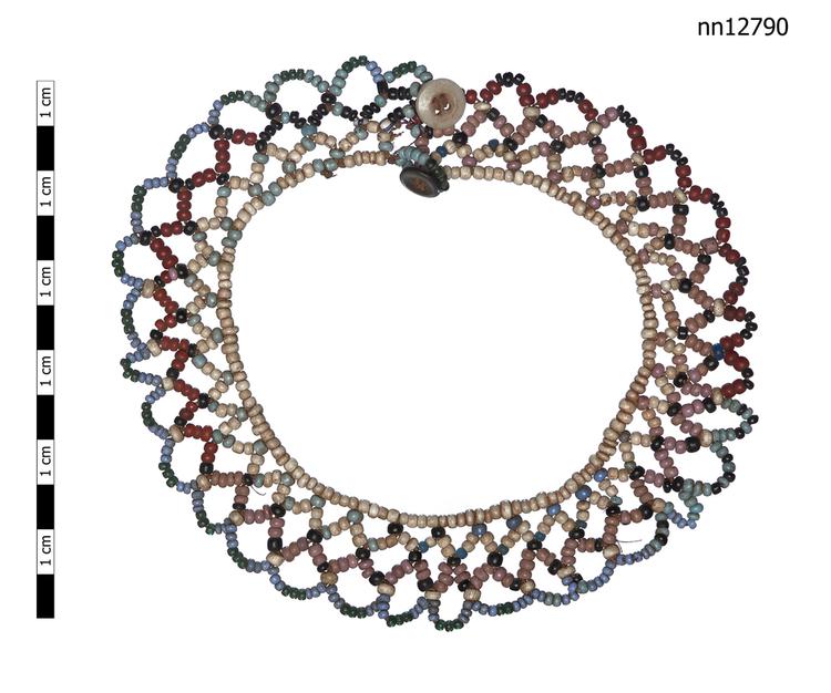 image of necklet (neck ornament (personal adornment)); anklet