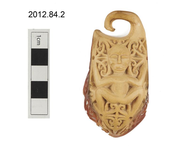 Frontal view of whole of Horniman Museum object no 2012.84.2