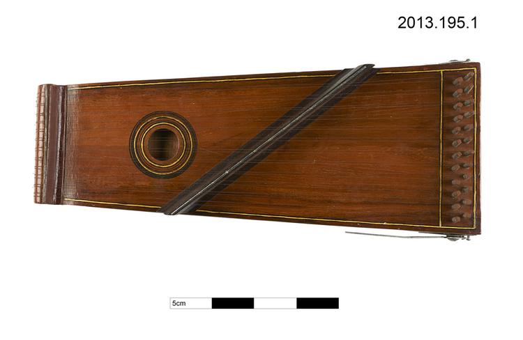 Bottom view of whole of Horniman Museum object no 2013.195.1