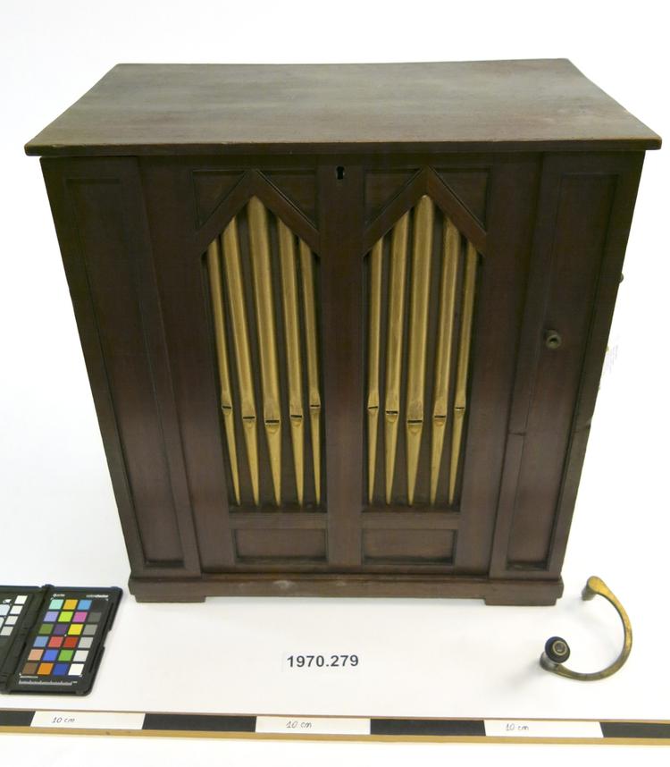 Image of barrel organ