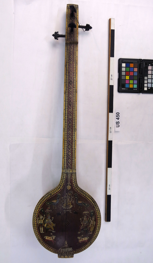 Frontal view of whole of Horniman Museum object no US 450