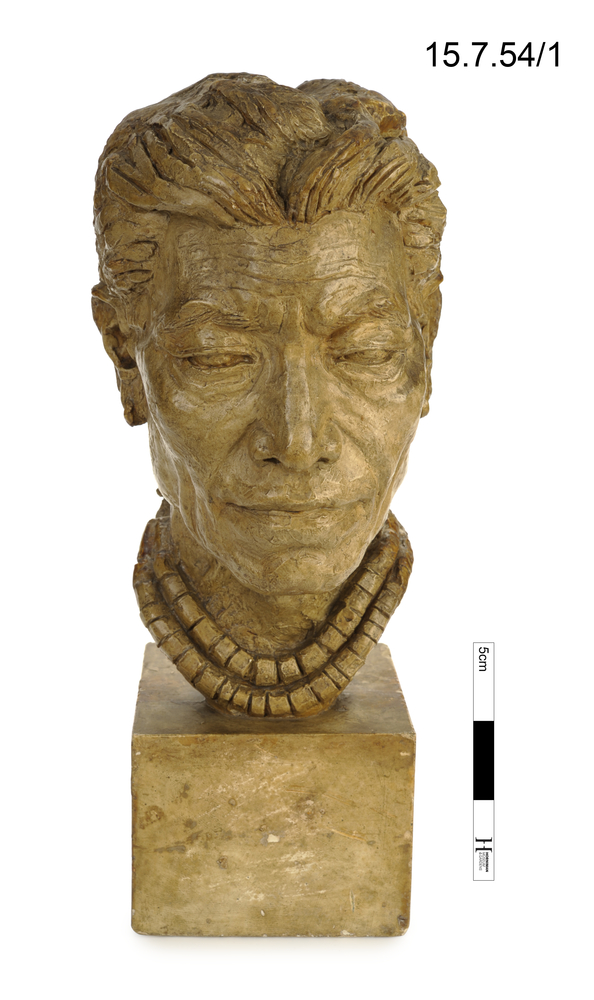Frontal view of whole of Horniman Museum object no 15.7.54/1
