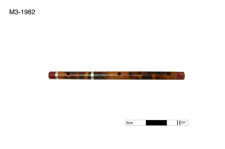 Image of 421.121.12 Open side-blown flutes with fingerholes