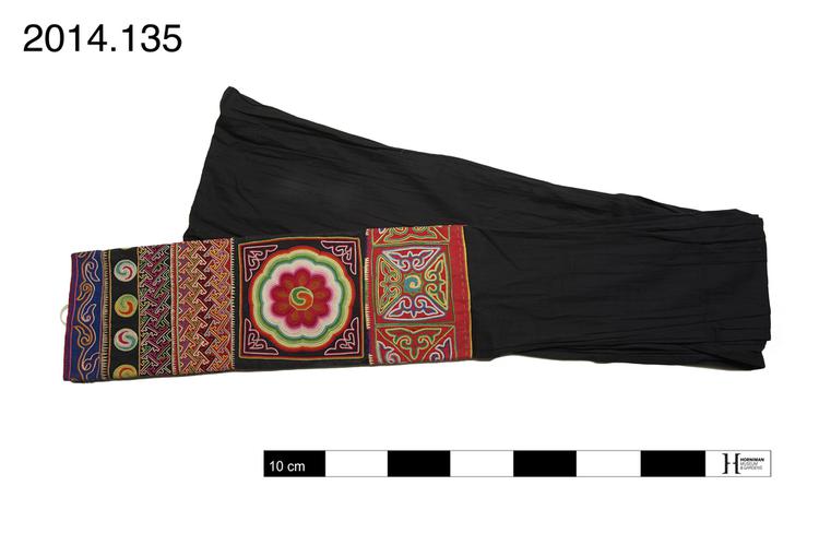 Image of shoulder sash; waistband (belt (clothing: accessories))