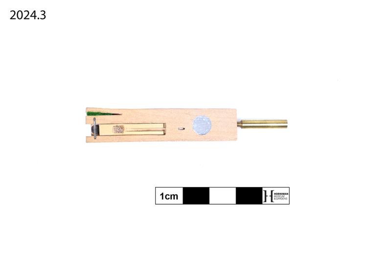 Image of 314.122-6-8 True board zithers with resonator box (box zithers) sounded by plectrum, with keyboard
