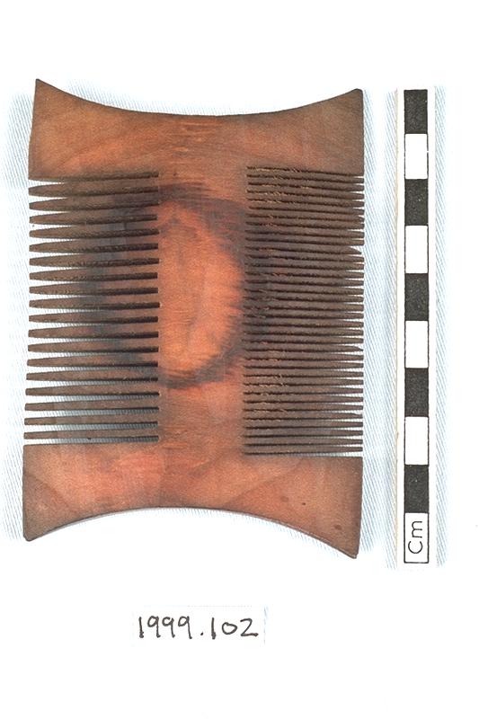 Image of comb (toilet articles)