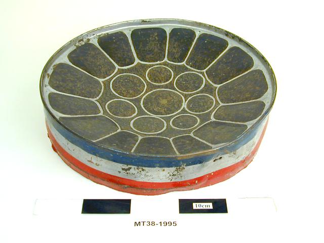 Image of 111.241.22 Sets of gongs with divided surface sounding different pitches