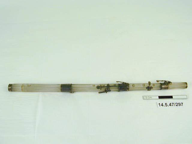 General view of object no. 14.5.47/297. Image of transverse flute (museum no. 14.5.47/297).