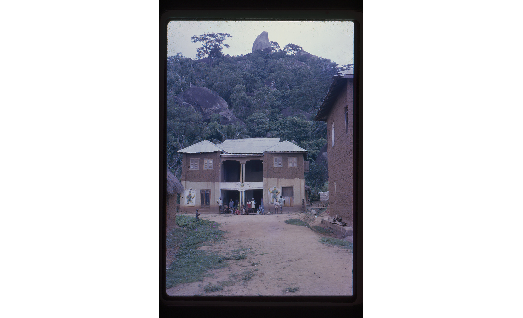 New house, mud structure, Igarra