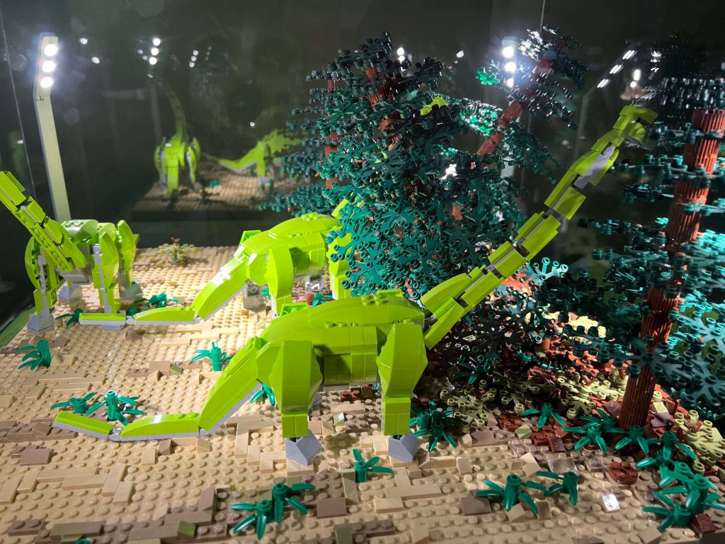 Brachiosaurus model made of Lego 